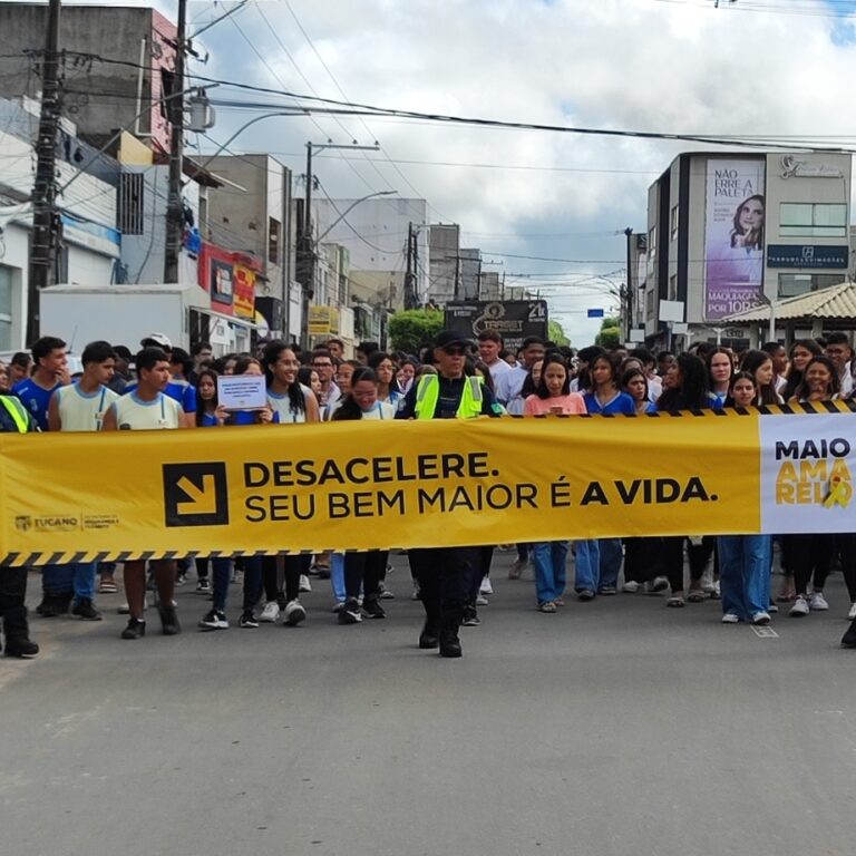 Maio Amarelo em Tucano promove conscientização no trânsito com simulação de acidente e resgate de vítimas