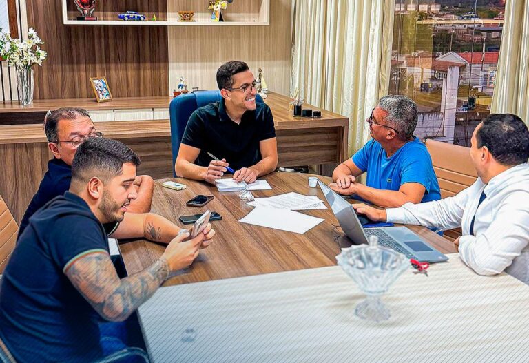 Tucano fortalece a valorização da Educação com criação de abono para servidores da rede municipal