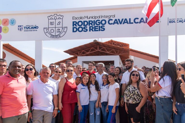 Governador da Bahia visita Tucano, inaugura importantes equipamentos e anuncia novos investimentos para o município